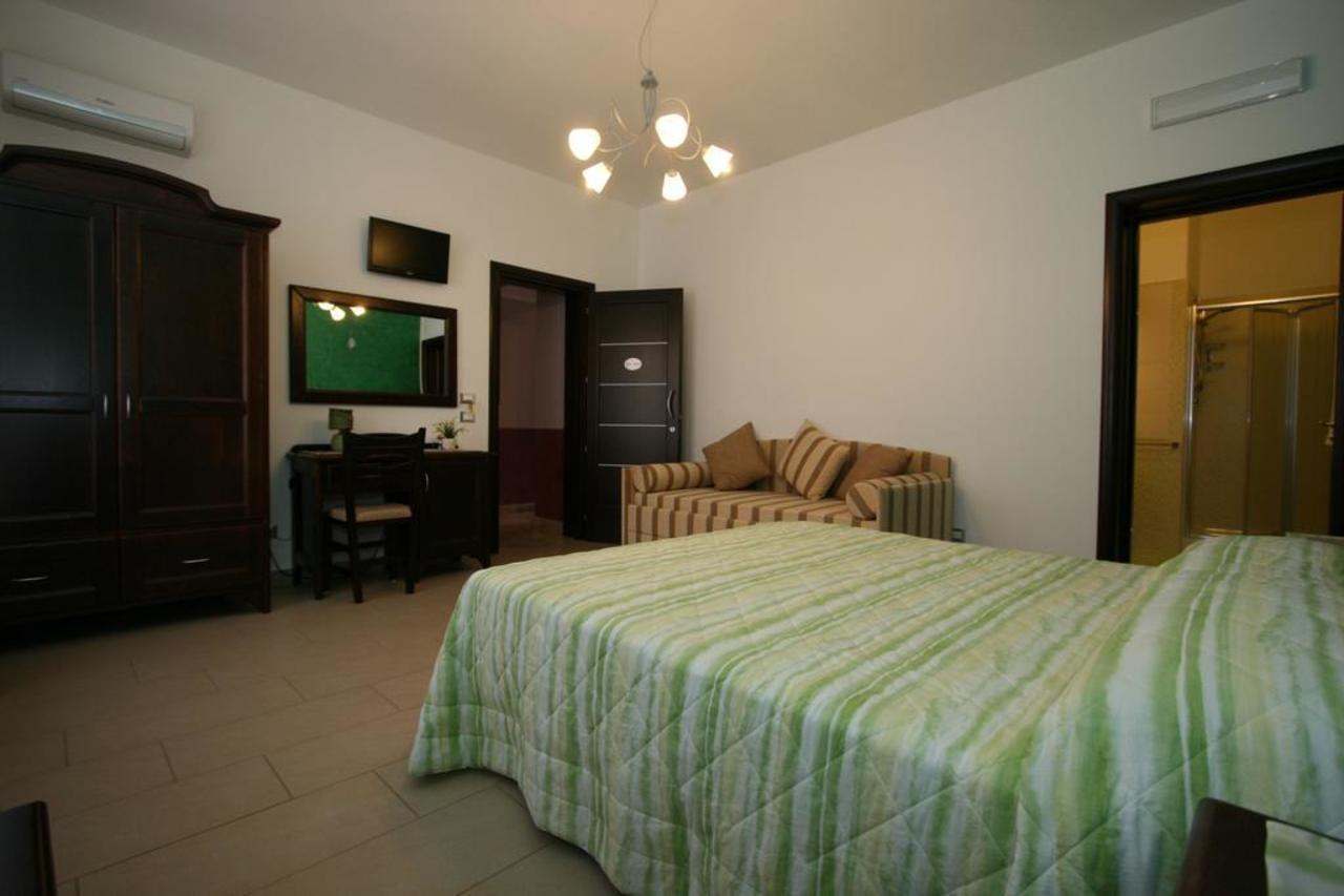 Baia Santa Margherita B&B Castelluzzo Exterior photo