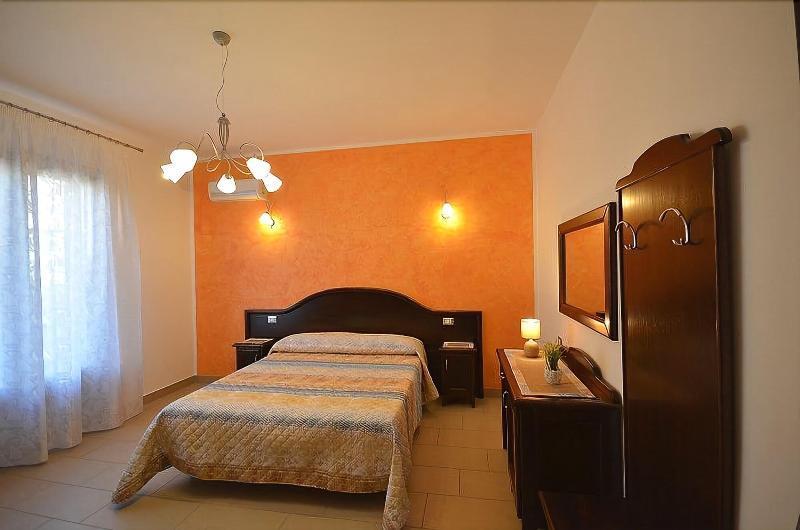 Baia Santa Margherita B&B Castelluzzo Exterior photo