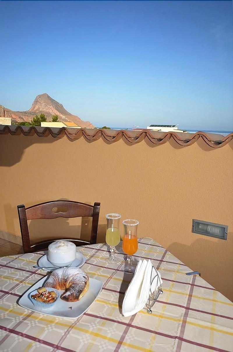 Baia Santa Margherita B&B Castelluzzo Exterior photo